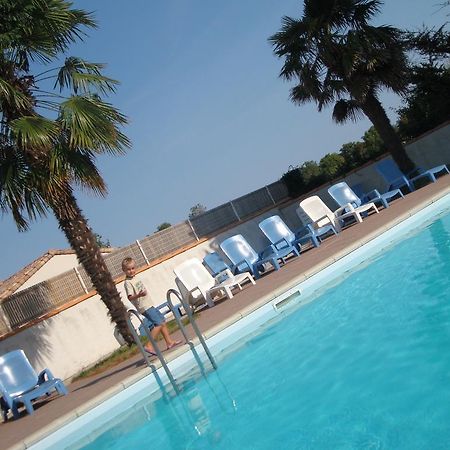 Hôtel Le Clos Fleuri à Médis Extérieur photo